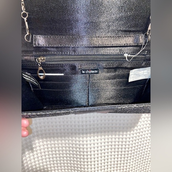 Women’s‎ Le Château sparkly and shiny black chic Clutch with removable chain - Picture 8 of 14